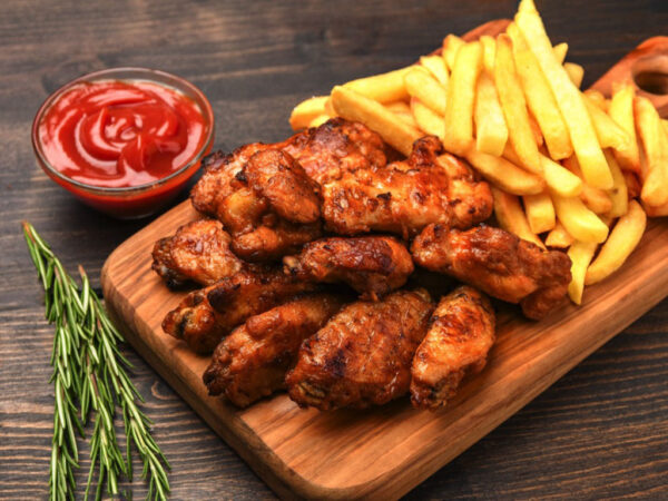 BBQ Wings with Fries